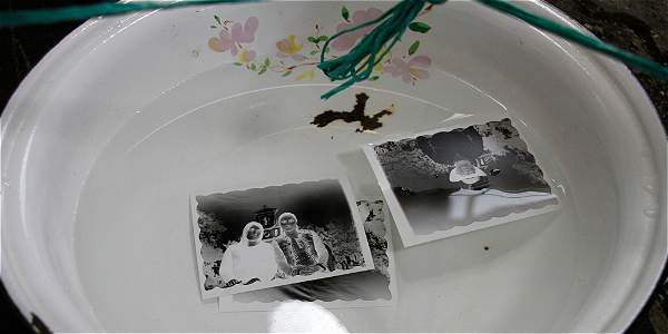 Poncheras de fotos antiguas con negativos